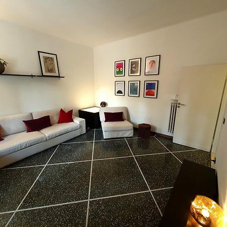 Spacious Three-Room Apartment In Saragozza Болонья Экстерьер фото